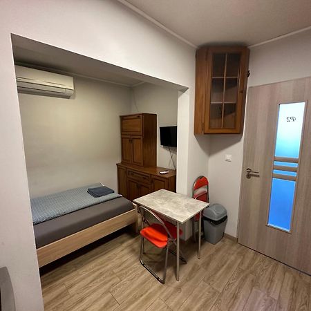 Beregi Apartman Tiszaújváros Exteriör bild