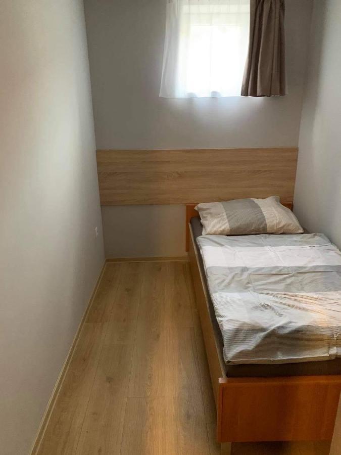 Beregi Apartman Tiszaújváros Exteriör bild