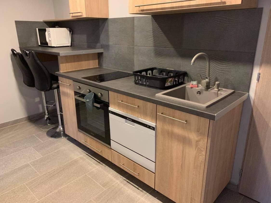 Beregi Apartman Tiszaújváros Exteriör bild