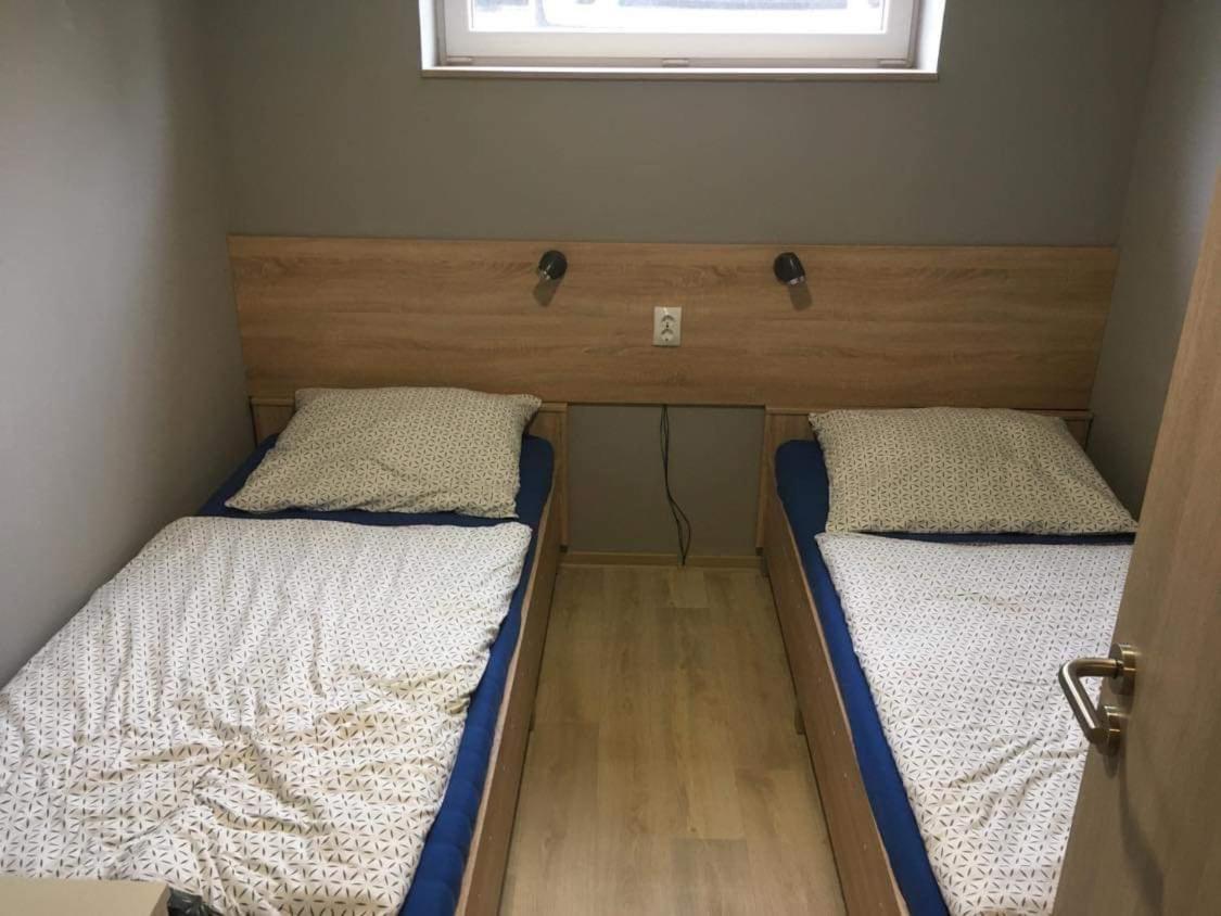 Beregi Apartman Tiszaújváros Exteriör bild