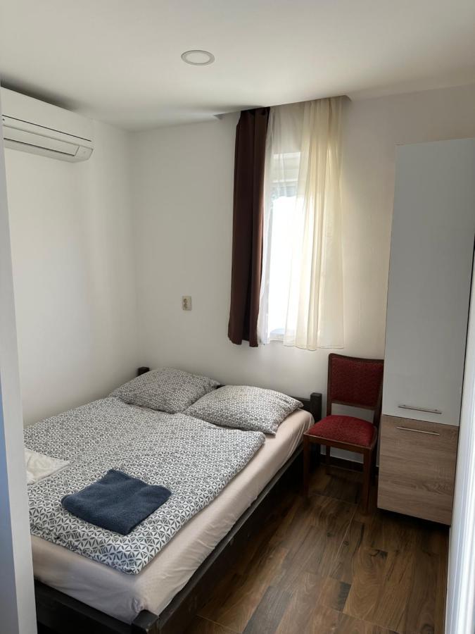 Beregi Apartman Tiszaújváros Exteriör bild