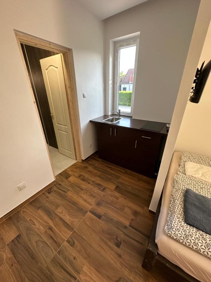 Beregi Apartman Tiszaújváros Exteriör bild