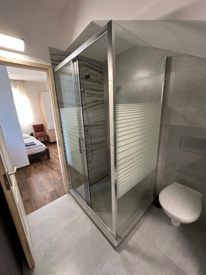 Beregi Apartman Tiszaújváros Exteriör bild